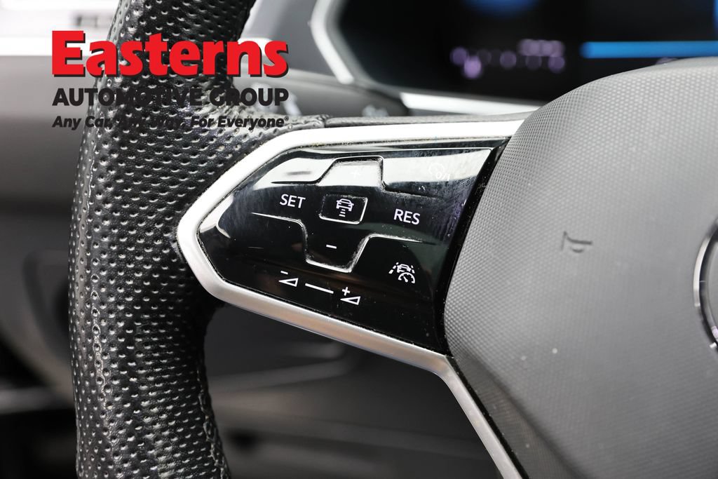 Used 2024 Volkswagen Tiguan SE R-Line AWD/4WD image 14