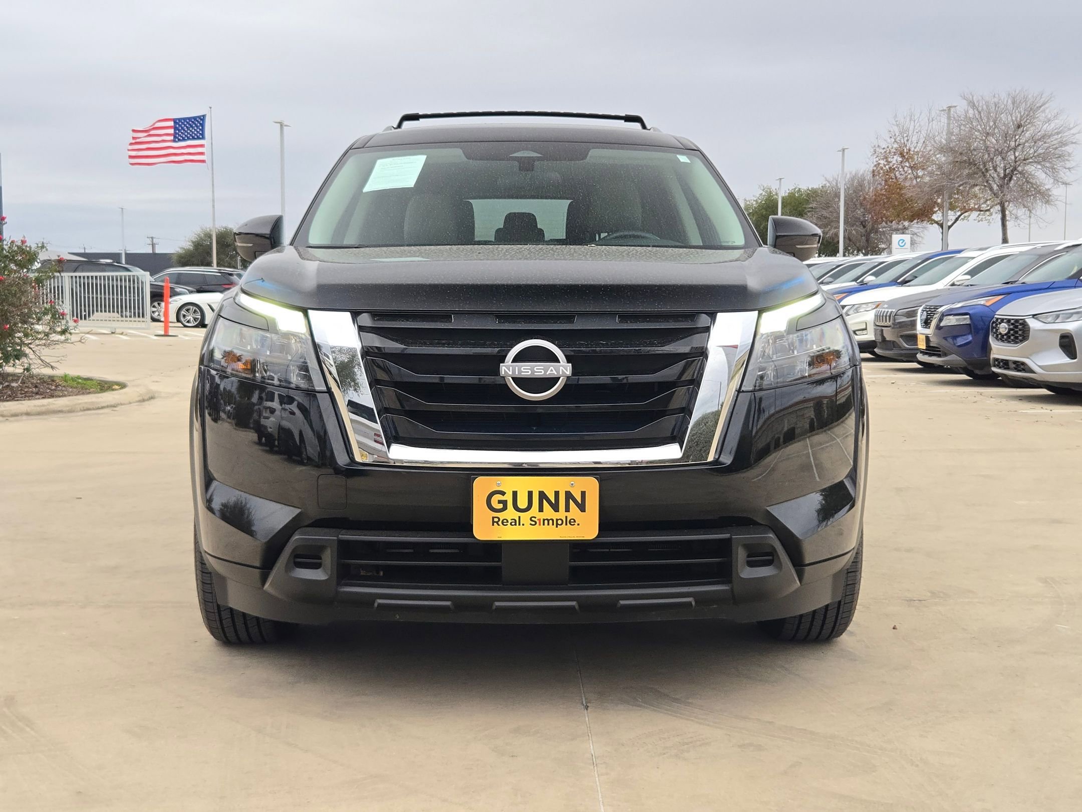 Used 2023 Nissan Pathfinder SV video 2