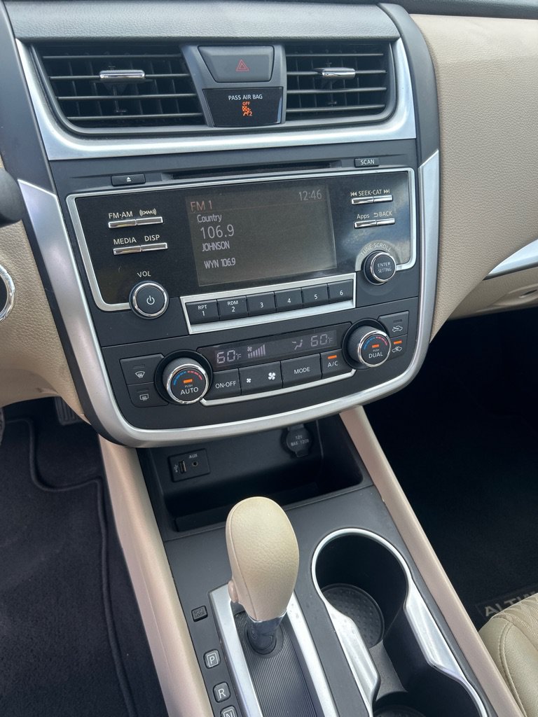 Used 2016 Nissan Altima 2.5 SV FWD image 11