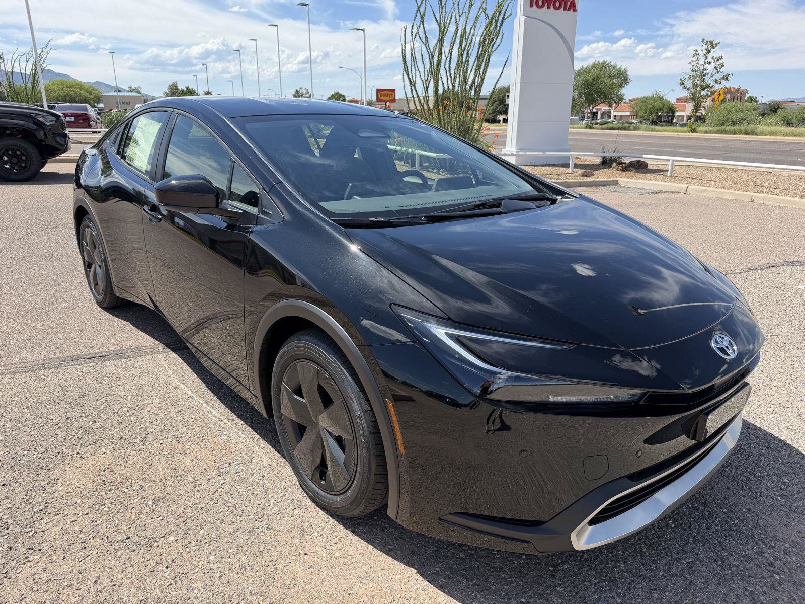 New 2027 Toyota Prius Plug-In Hybrid FWD image 7