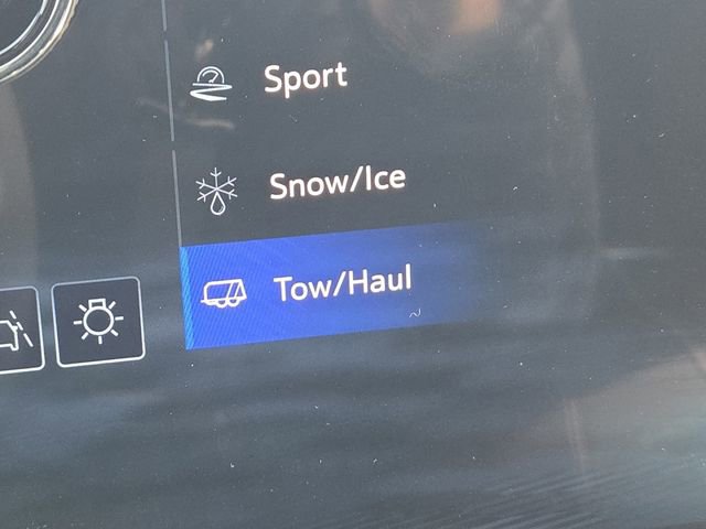 New 2026 Chevrolet Traverse LT w/ Driver Confidence Package FWD image 33