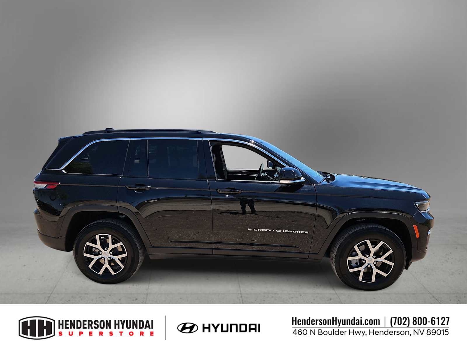 Used 2025 Jeep Grand Cherokee Limited w/ Luxury Tech Group II AWD/4WD image 9