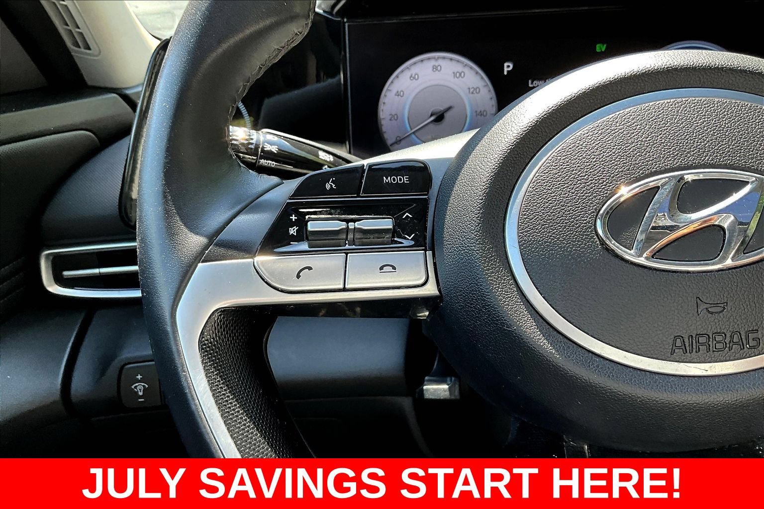 Used 2023 Hyundai Elantra Limited w/ Preferred Accessory Package FWD image 10