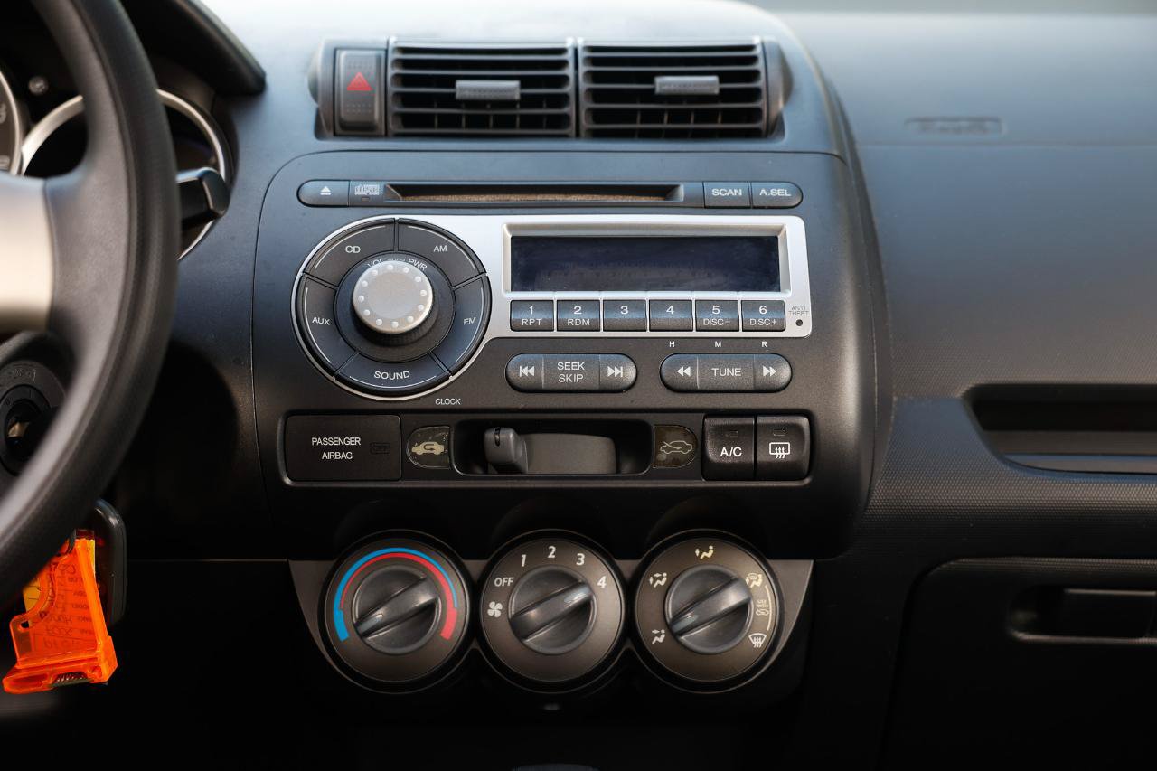 Used 2007 Honda Fit image 31