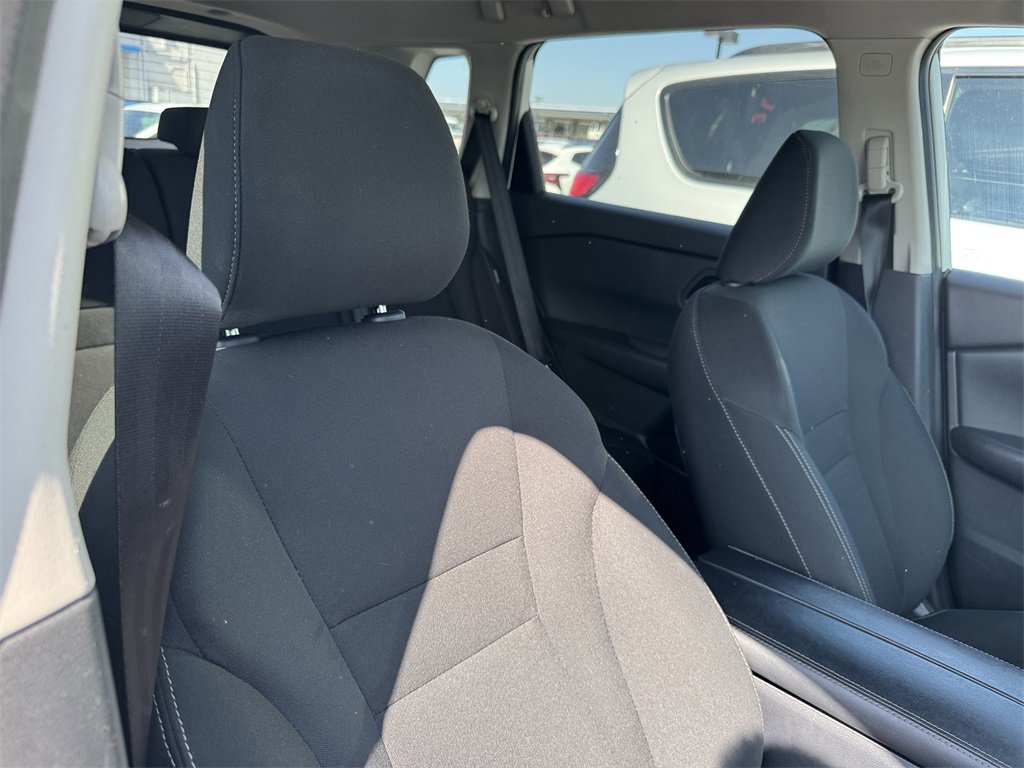 Used 2024 Nissan Rogue S image 18