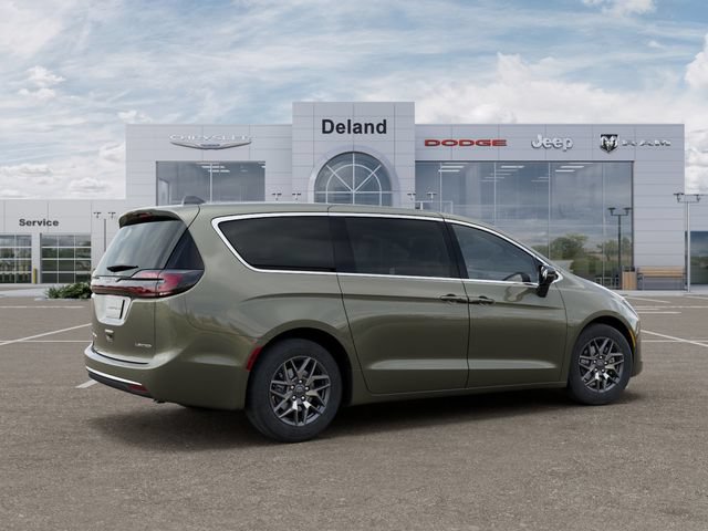 New 2027 Chrysler Pacifica Limited FWD image 6