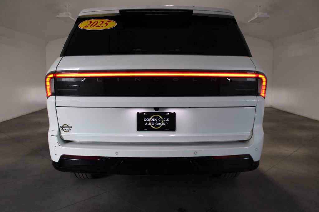 Used 2025 Lincoln Navigator Reserve image 73