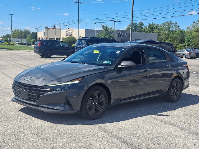 Used 2023 Hyundai Elantra SEL w/ Cargo Package FWD image 9