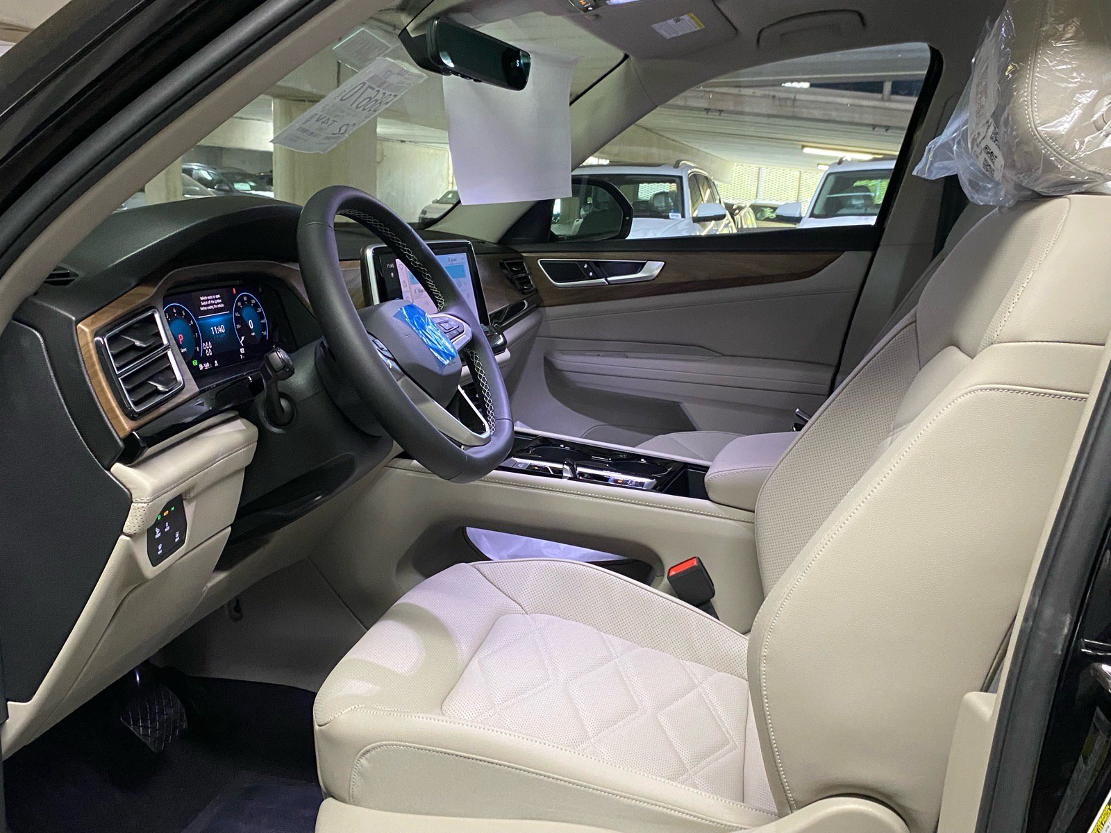 New 2026 Volkswagen Atlas SE FWD image 8