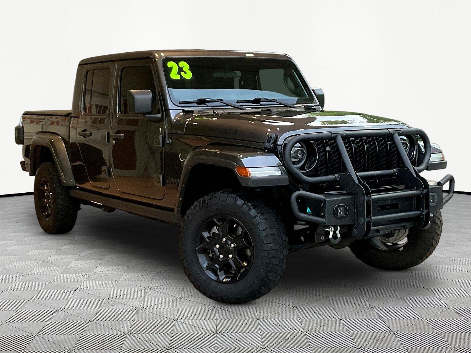 Used 2023 Jeep Gladiator Sport AWD/4WD image 3