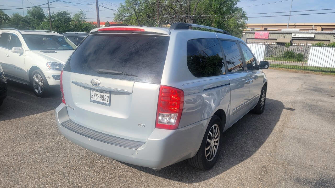 Used 2012 Kia Sedona EX w/ Luxury Pkg image 4