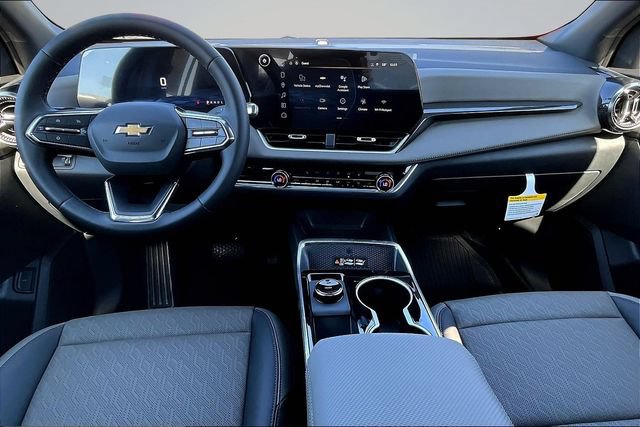 New 2026 Chevrolet Equinox LT w/ Convenience Package II FWD image 5