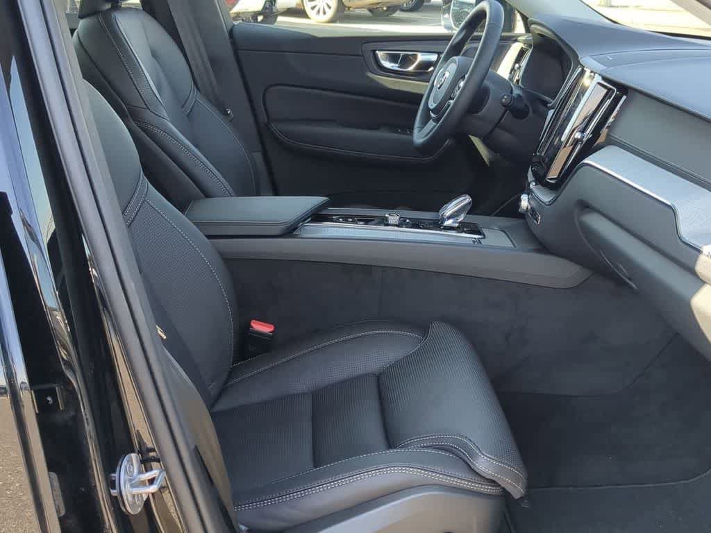 Used 2025 Volvo XC60 B5 Ultra AWD/4WD image 20