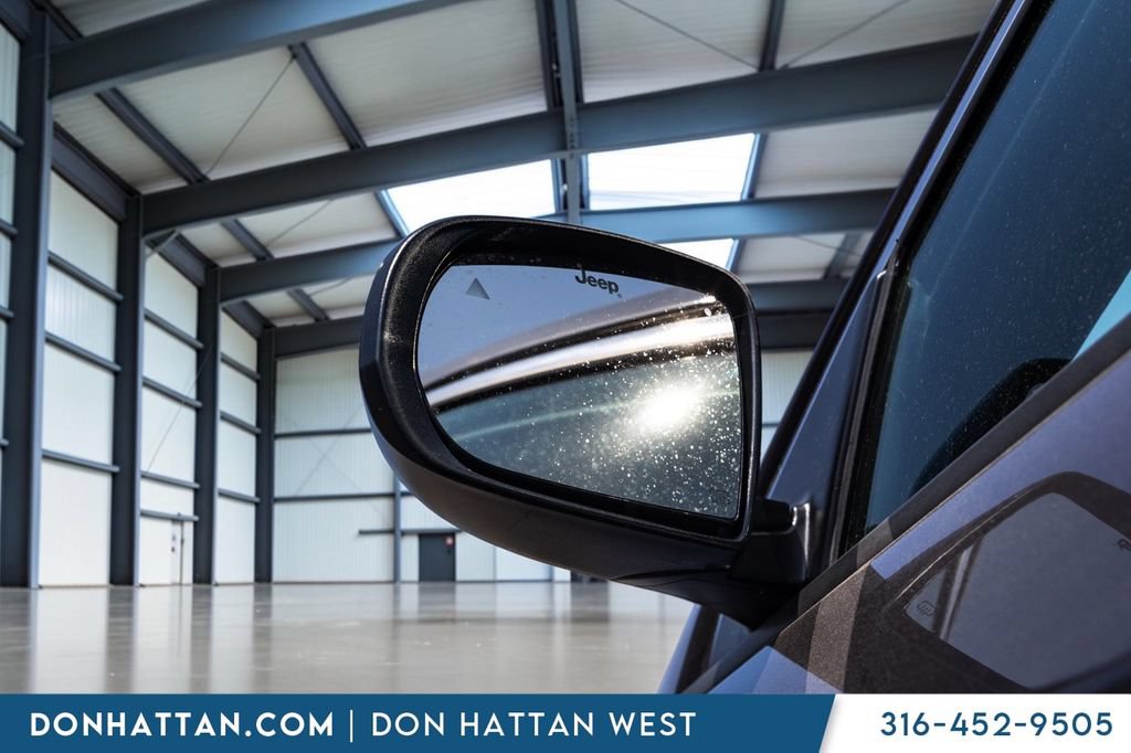Used 2024 Jeep Compass Sport AWD/4WD image 33
