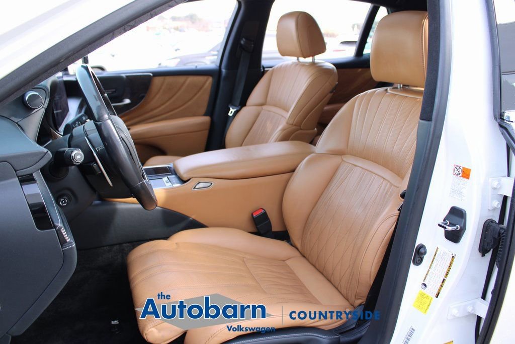 Used 2021 Lexus LS 500h RWD image 7