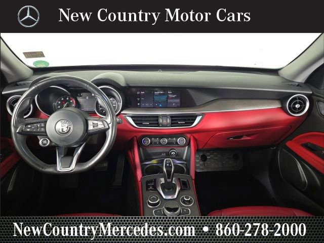 Used 2021 Alfa Romeo Stelvio Ti w/ Nero Edizione image 18