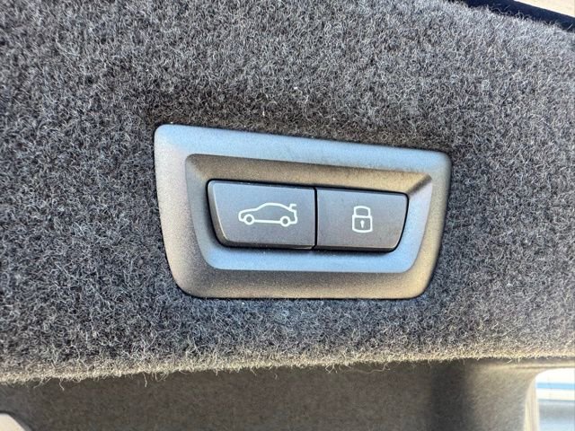 Used 2023 BMW 760i xDrive AWD/4WD image 12