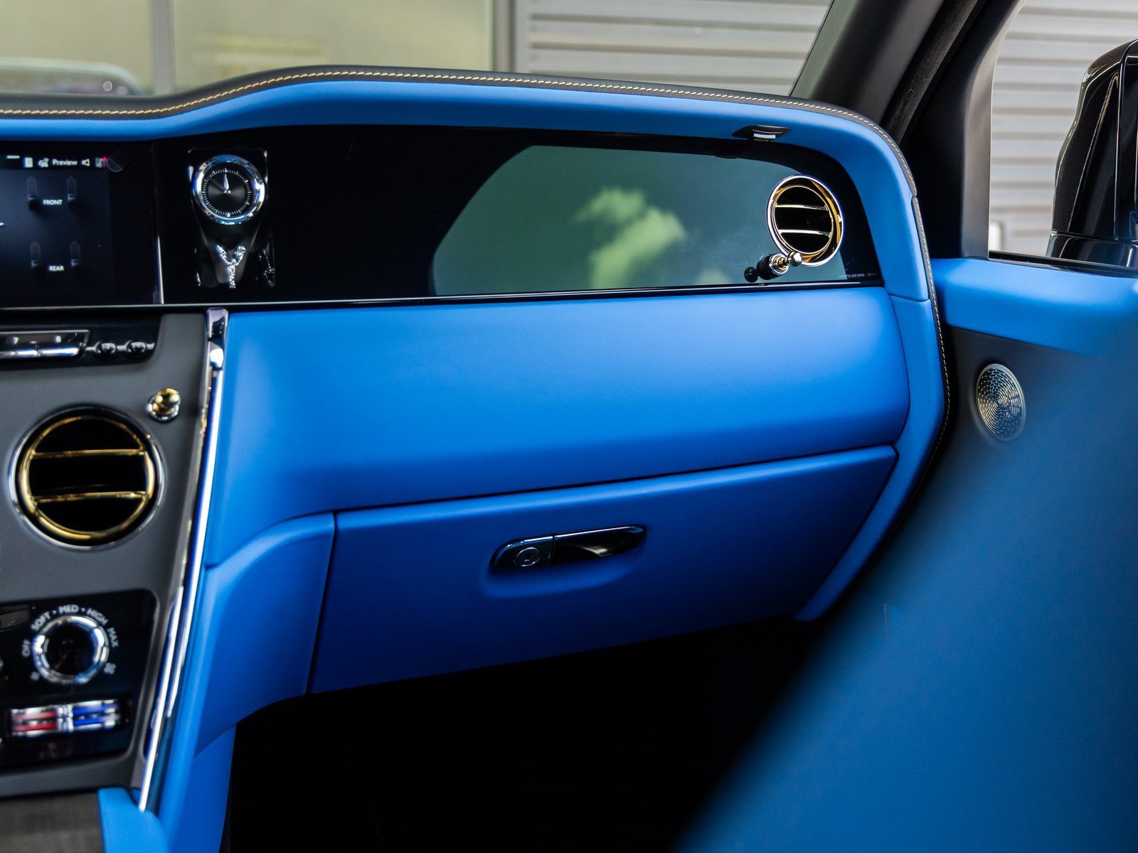 New 2026 Rolls-Royce Cullinan image 35