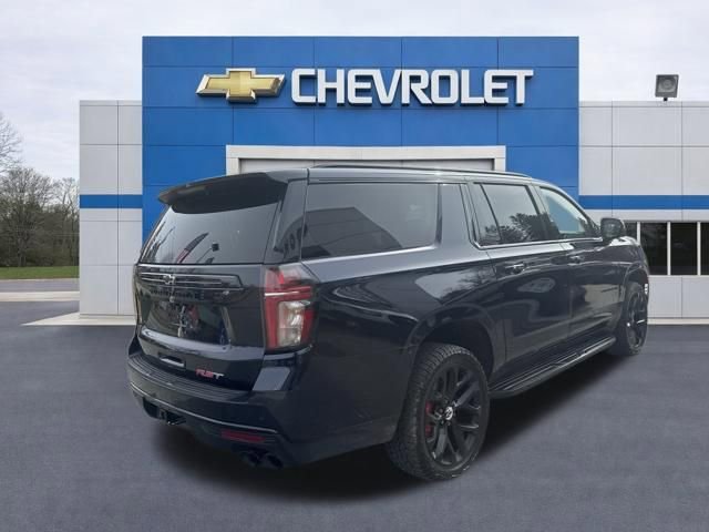 Used 2023 Chevrolet Suburban RST w/ Sport Performance Package AWD/4WD image 5