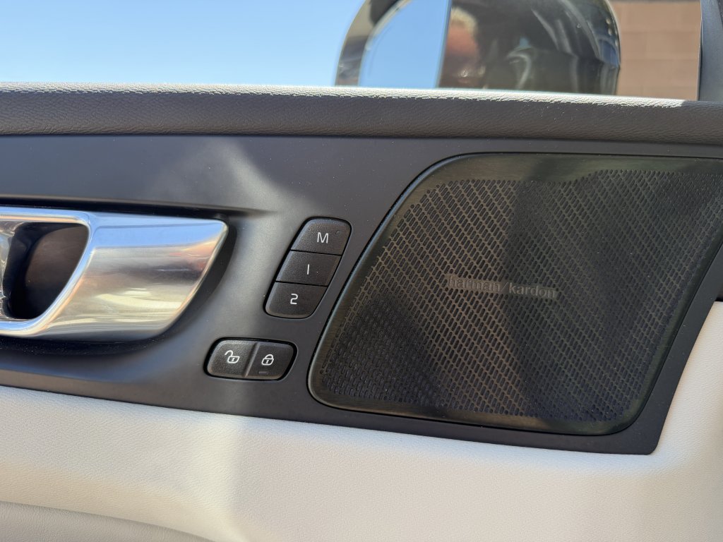 Used 2022 Volvo XC60 B5 Inscription w/ Advanced Package FWD image 33