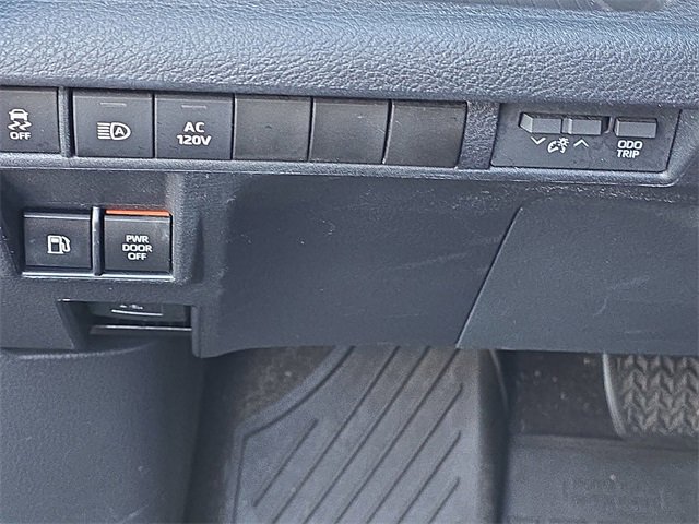 Used 2022 Toyota Sienna XSE image 30