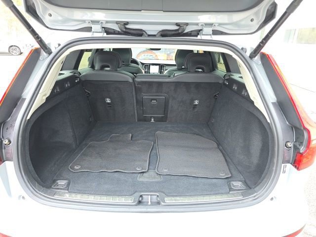 Certified 2025 Volvo V60 B5 Cross Country Plus image 20