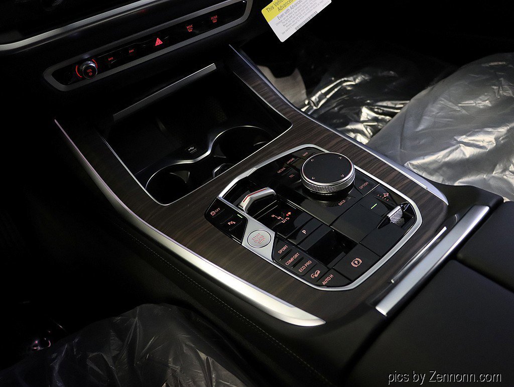 Used 2026 BMW X7 xDrive40i w/ Premium Package image 14