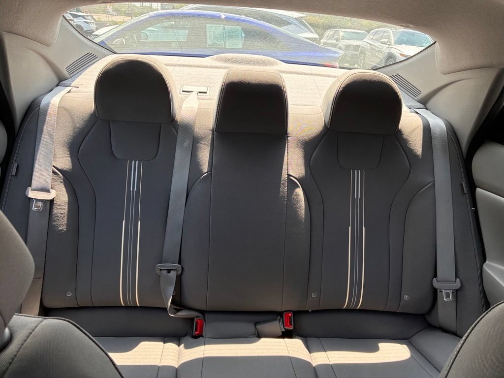 Used 2025 Hyundai Elantra Hybrid FWD image 13