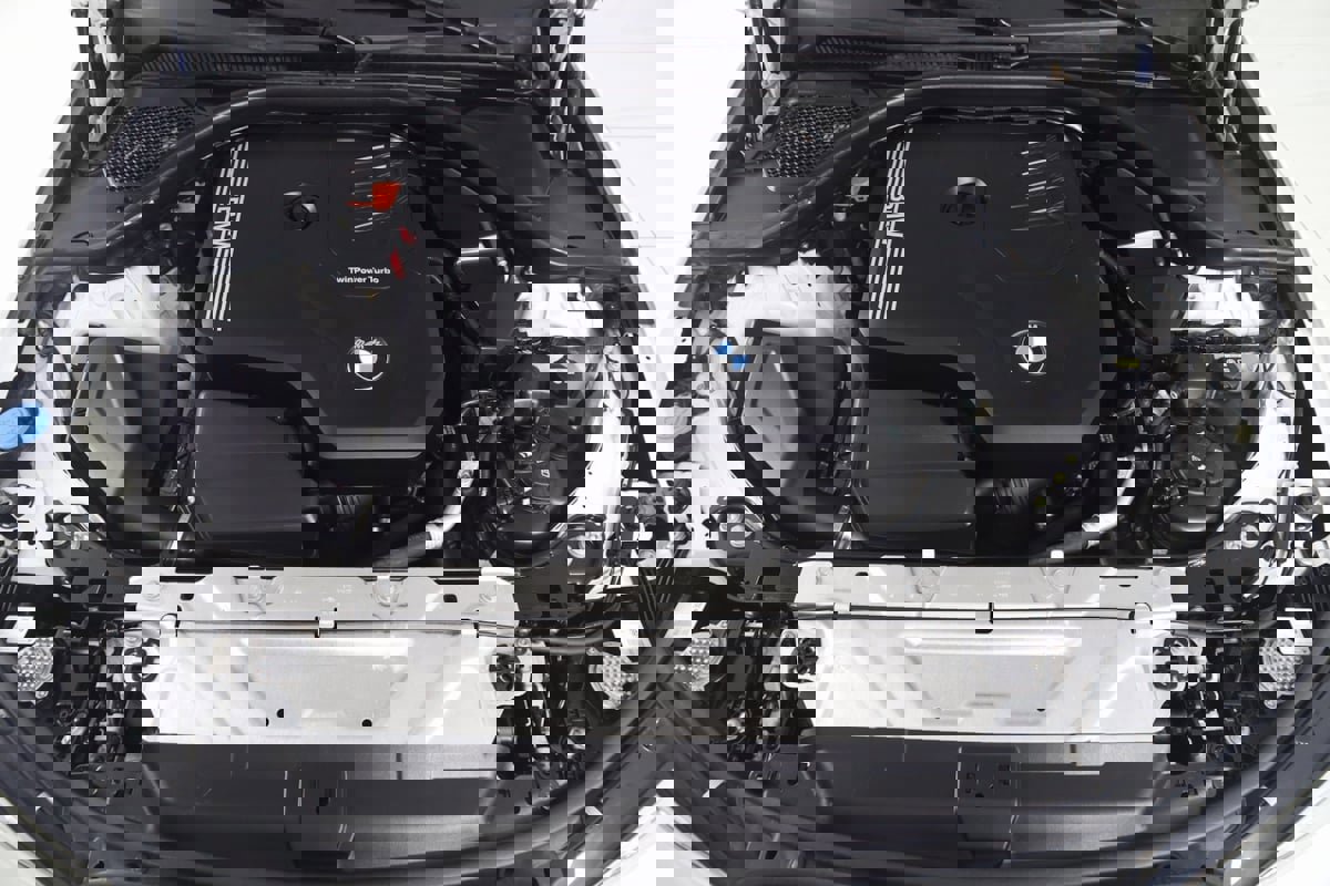 Used 2022 BMW 330i xDrive Sedan w/ M Sport Package image 53