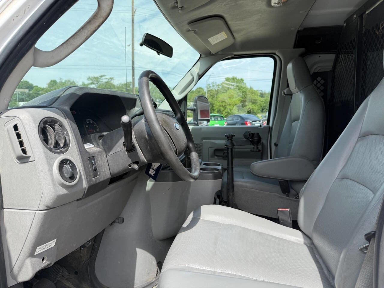 Used 2014 Ford E-150 and Econoline 150 RWD image 9