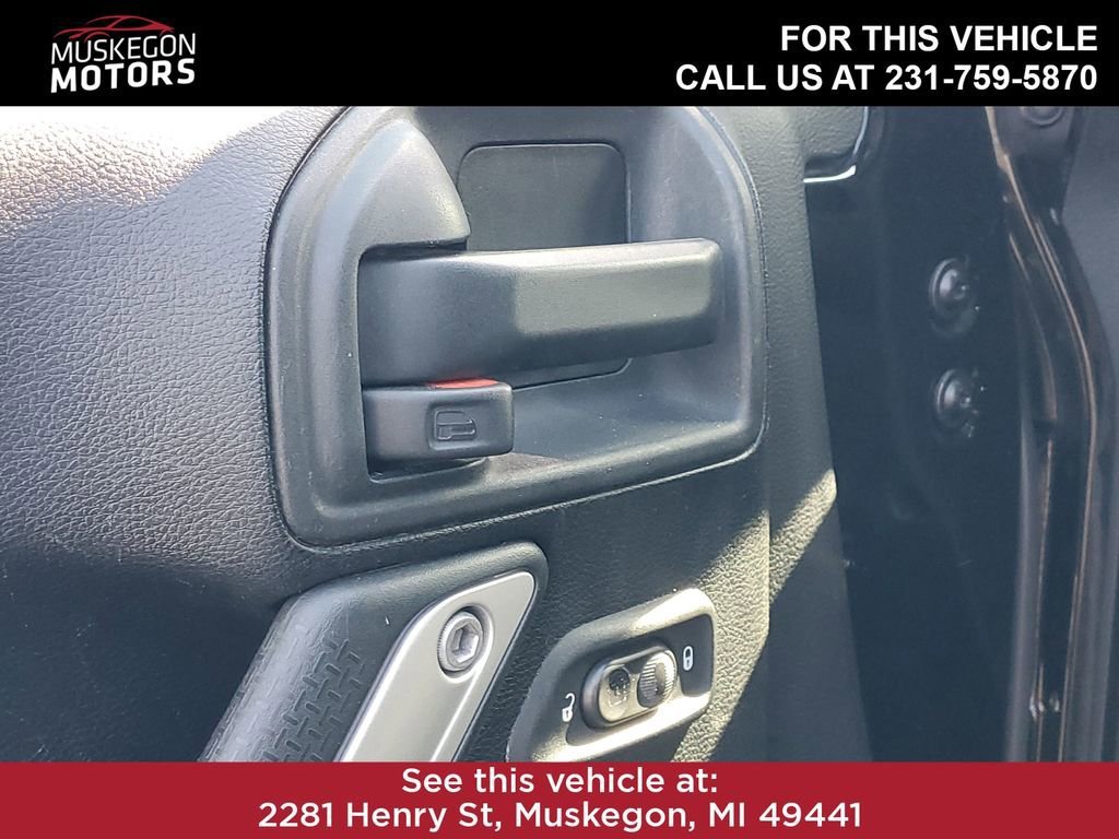 Used 2016 Jeep Wrangler Unlimited Sahara image 16