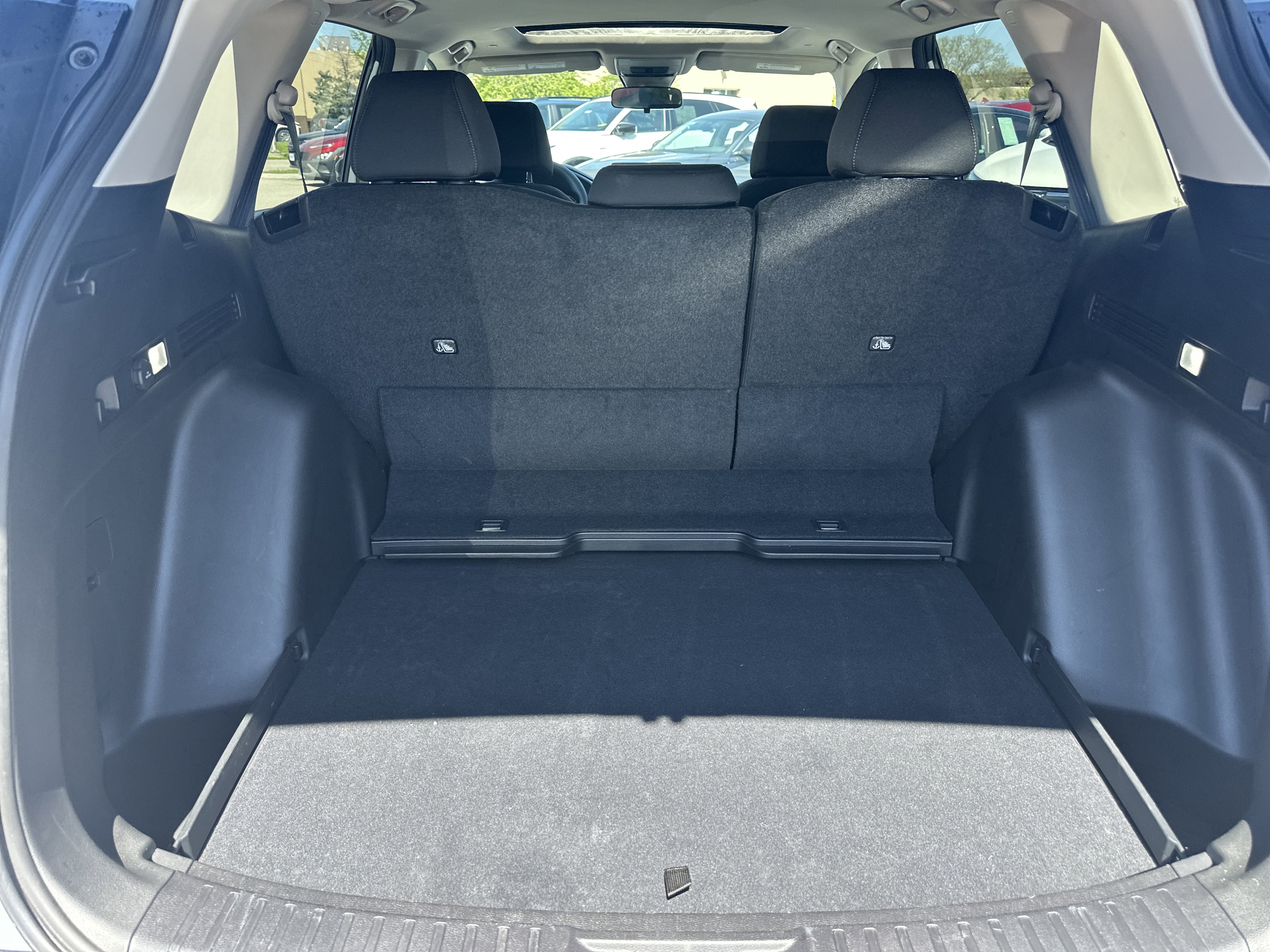 Used 2025 Honda CR-V EX image 11