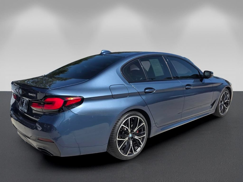 Used 2023 BMW 540i w/ M Sport Package RWD image 4