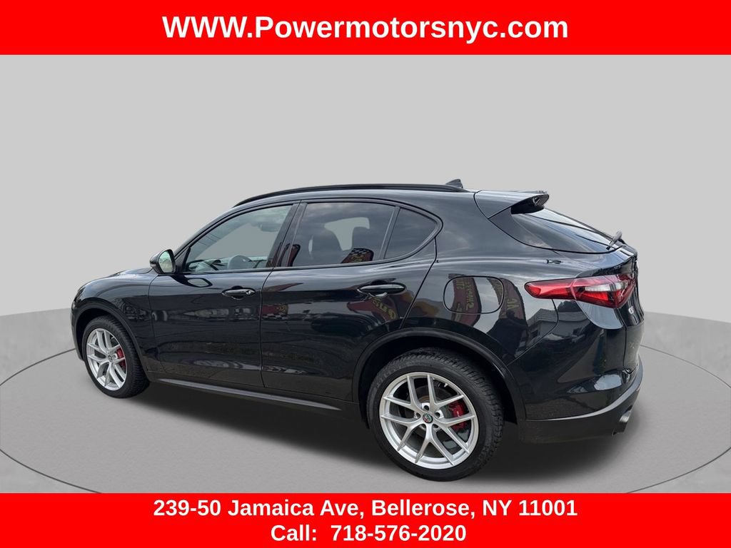 Used 2019 Alfa Romeo Stelvio Ti Sport w/ Quick Order Package 22S Sport AWD/4WD image 3