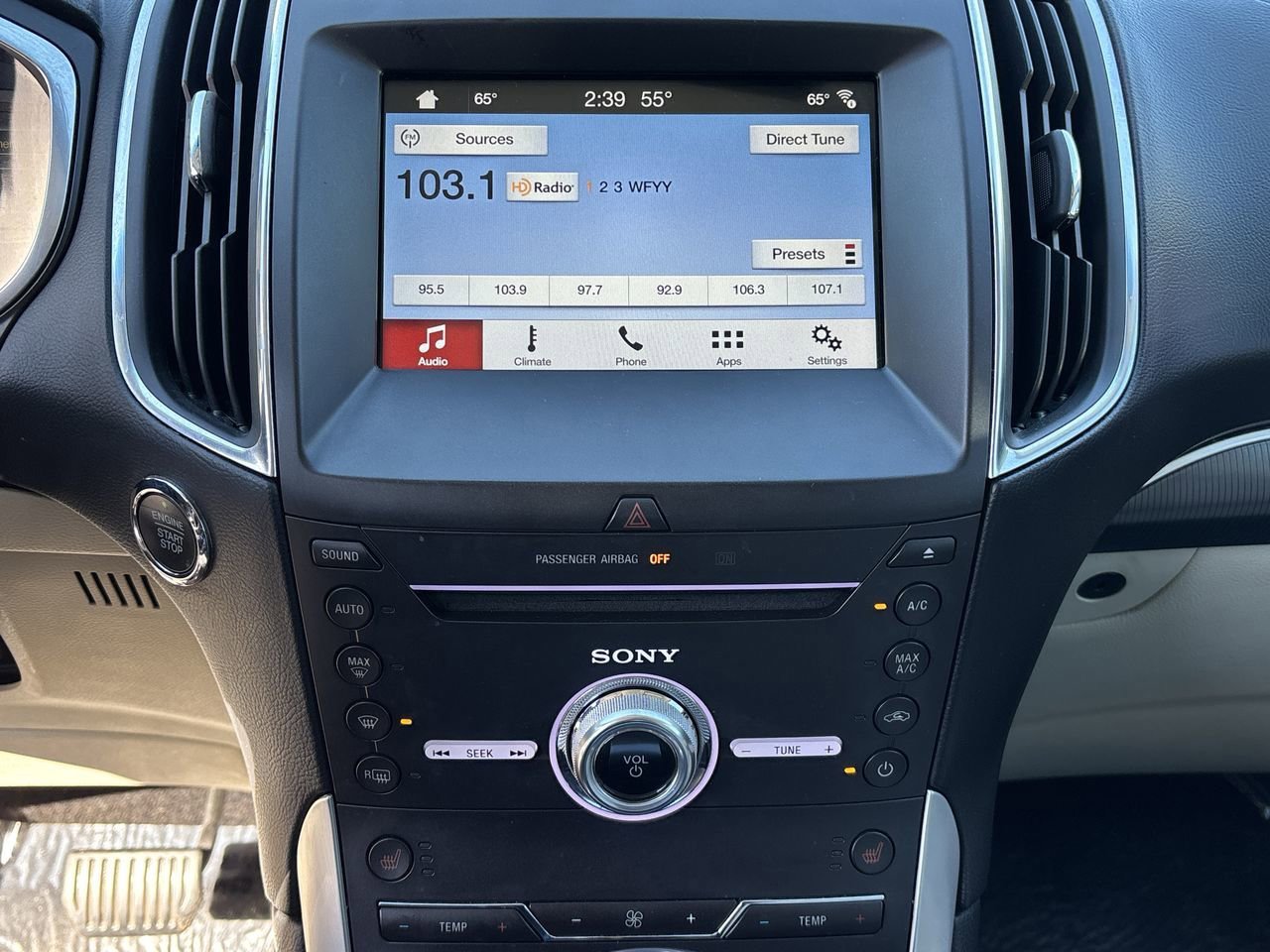 Used 2018 Ford Edge Titanium image 20