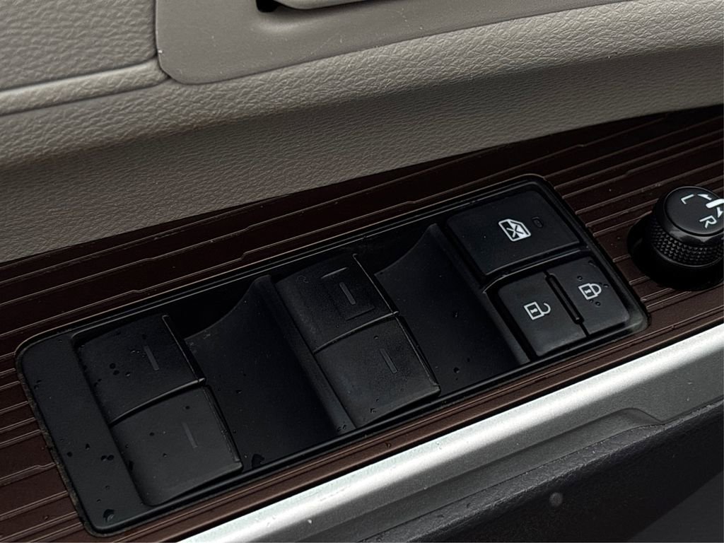 Used 2021 Toyota Sienna LE image 33