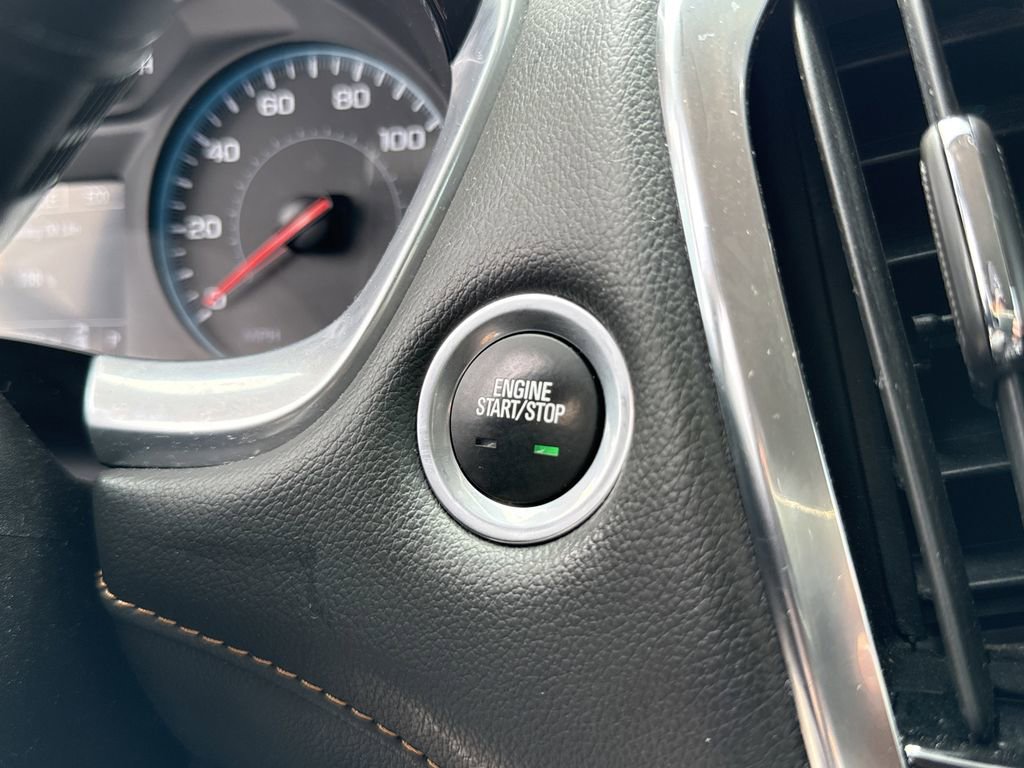 Used 2021 Chevrolet Traverse LS FWD image 15