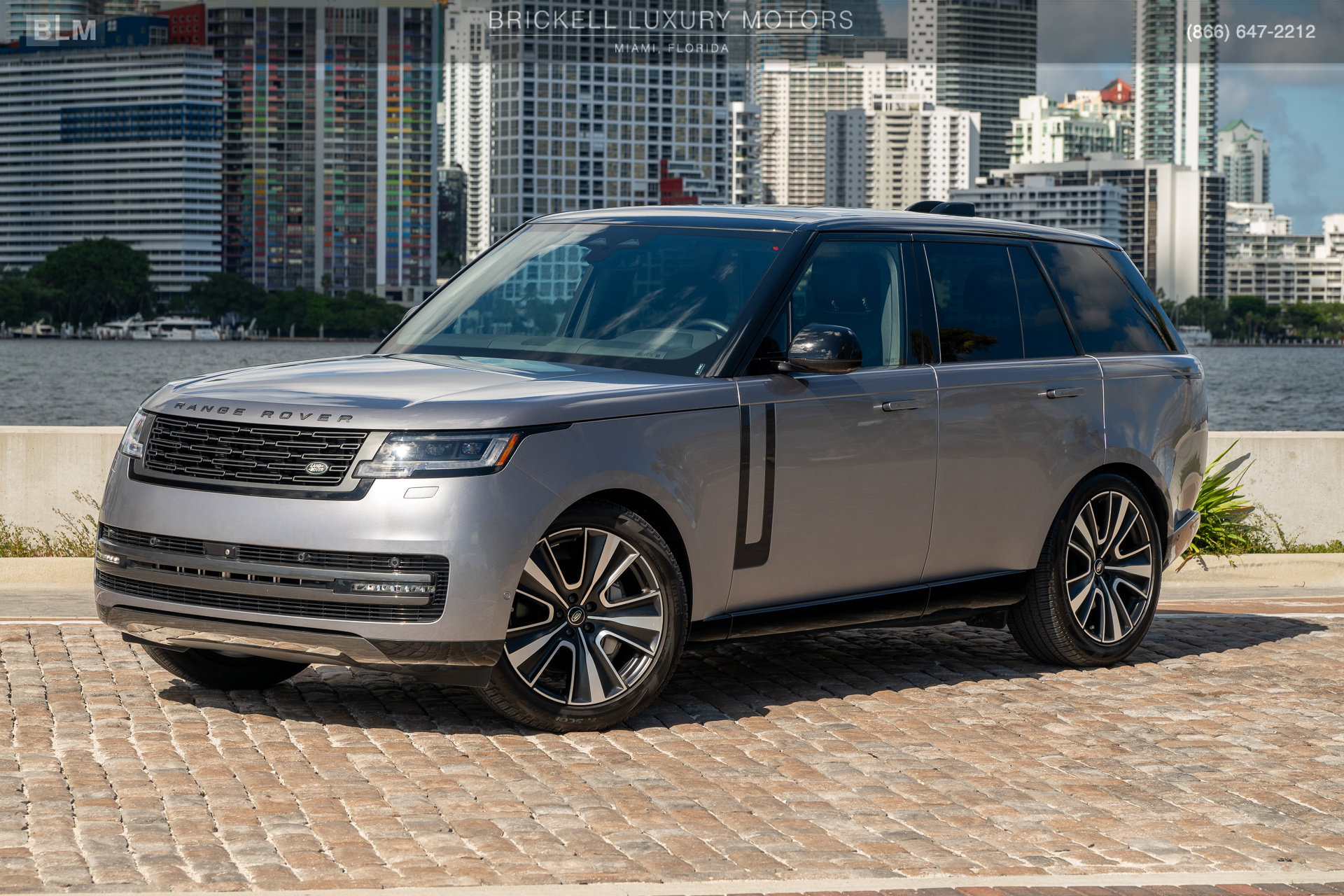 Used 2024 Land Rover Range Rover SE AWD/4WD image 9