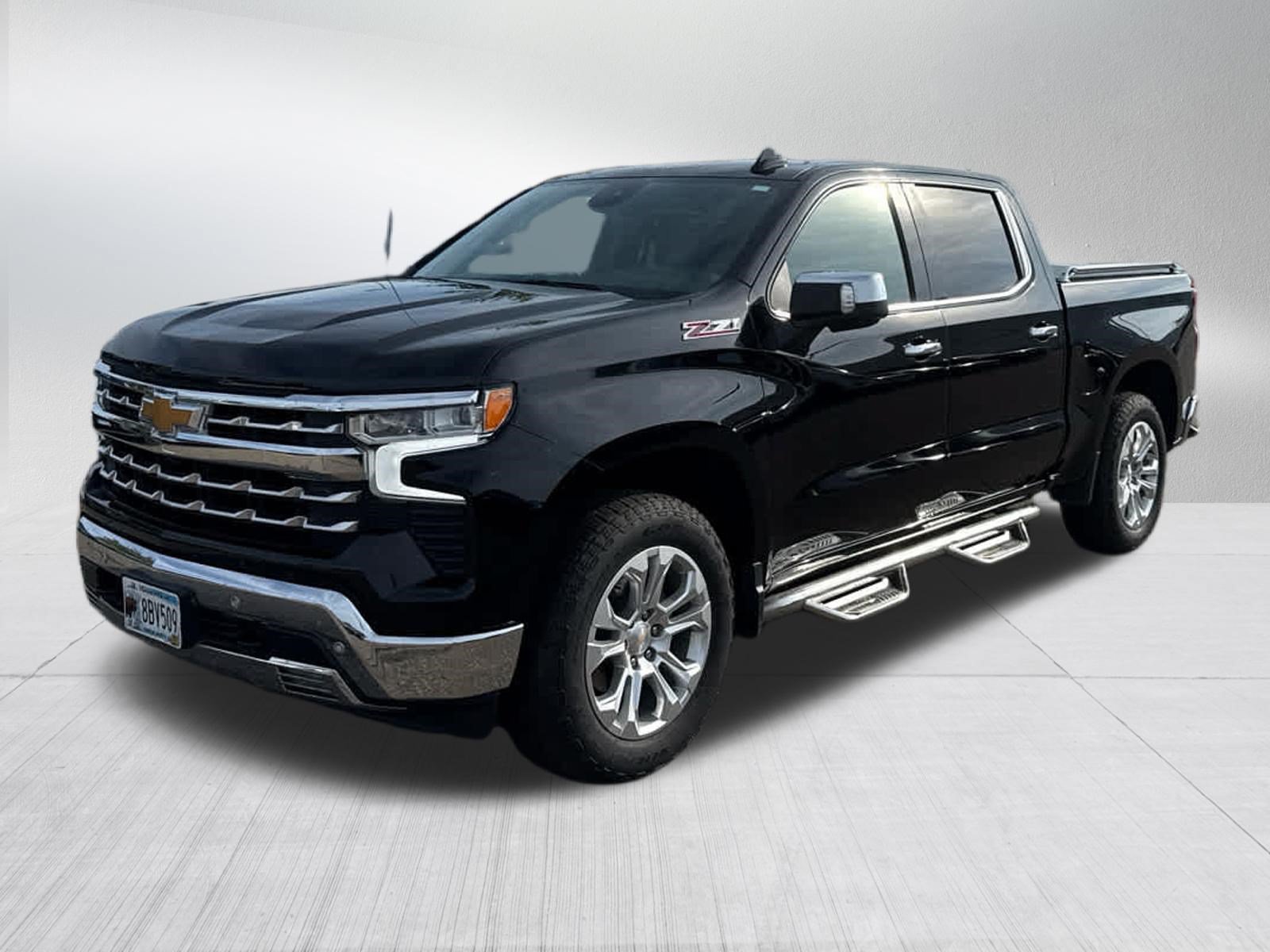 Used 2024 Chevrolet Silverado 1500 LTZ w/ LTZ Premium Package AWD/4WD image 3