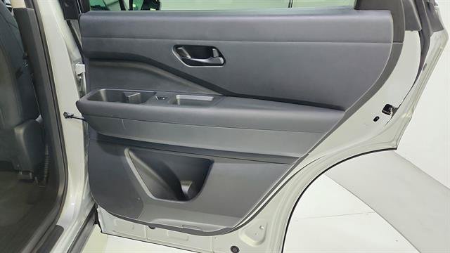 Certified 2025 Nissan Pathfinder SV FWD image 33