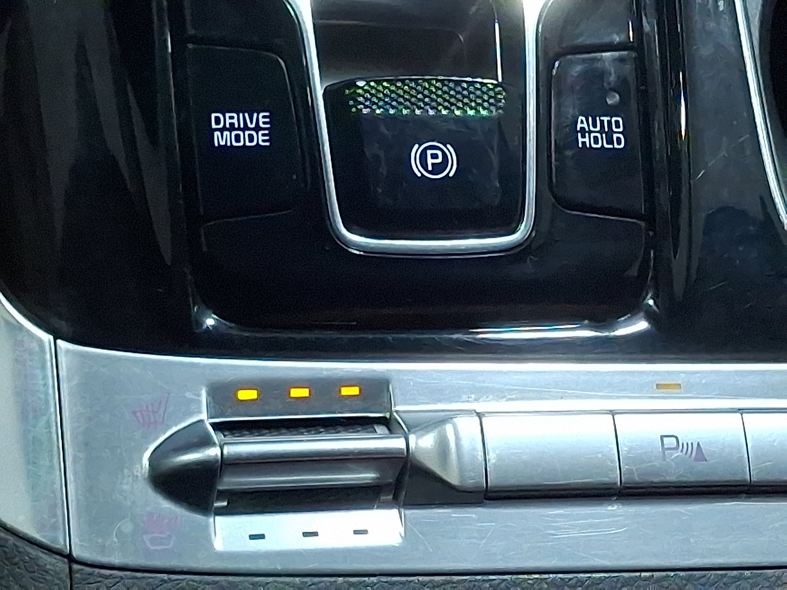 Used 2024 Kia Carnival SX image 30