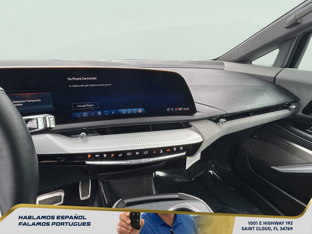 Used 2025 Cadillac Optiq Luxury 2 w/ LPO, Floor Liner Package AWD/4WD image 18