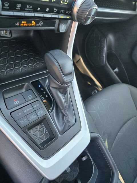 Certified 2025 Toyota RAV4 XLE AWD/4WD image 17