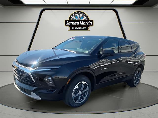 Certified 2025 Chevrolet Blazer LT image 2