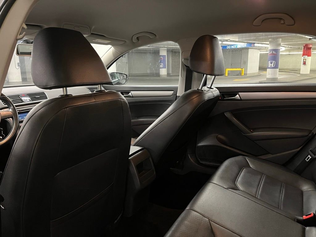 Used 2015 Volkswagen Passat 1.8T Wolfsburg Edition image 15
