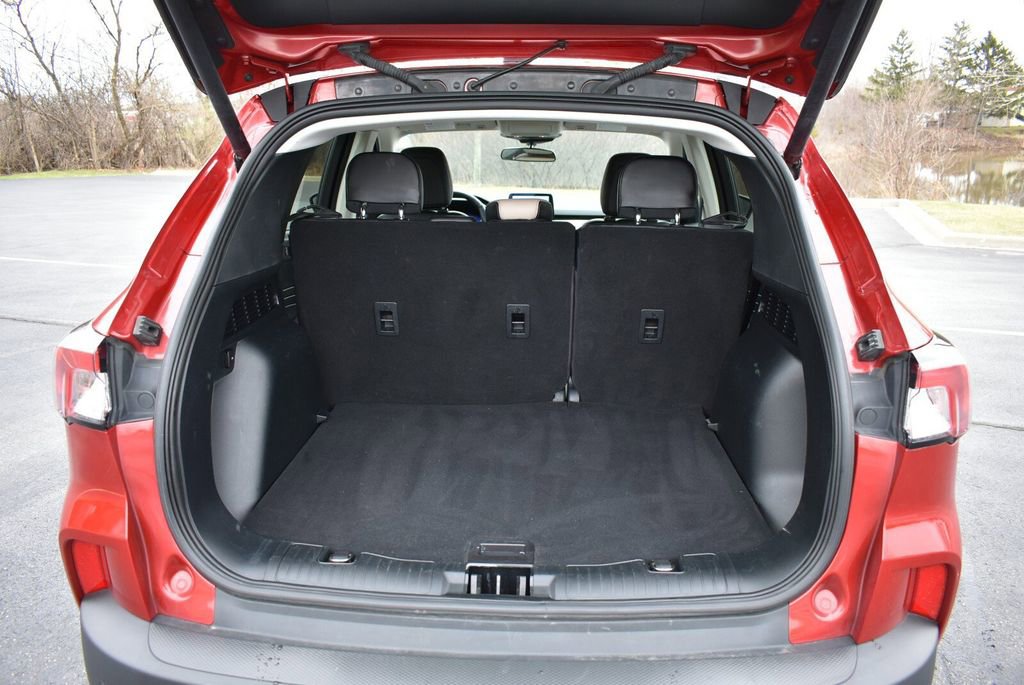 Used 2021 Ford Escape SEL w/ Technology Package image 34