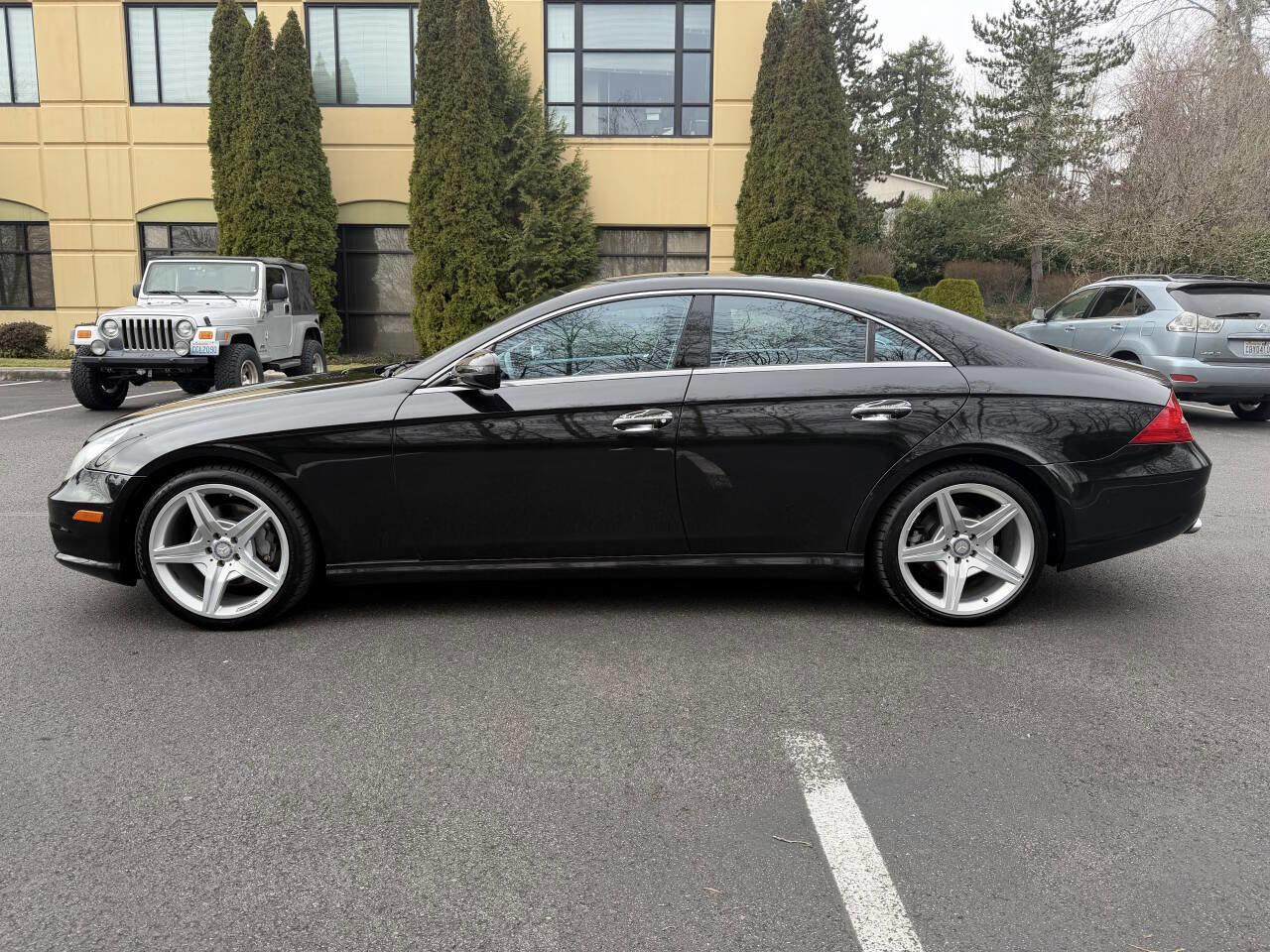 Used 2011 Mercedes-Benz CLS 550 image 8