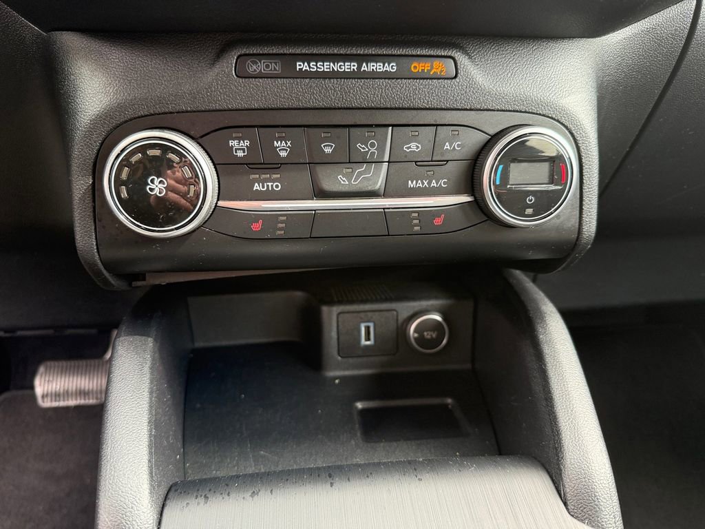 Used 2020 Ford Escape SE image 23