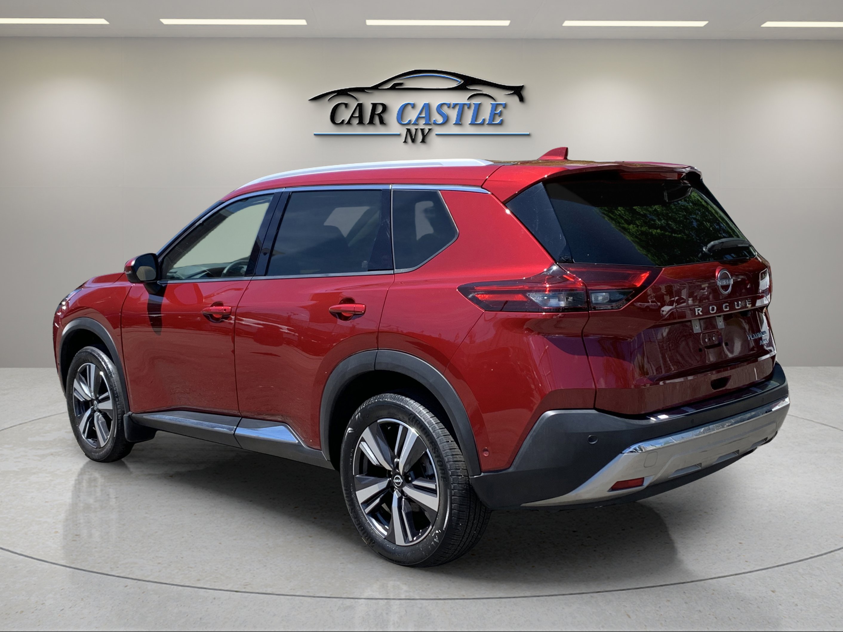 Used 2023 Nissan Rogue Platinum image 11