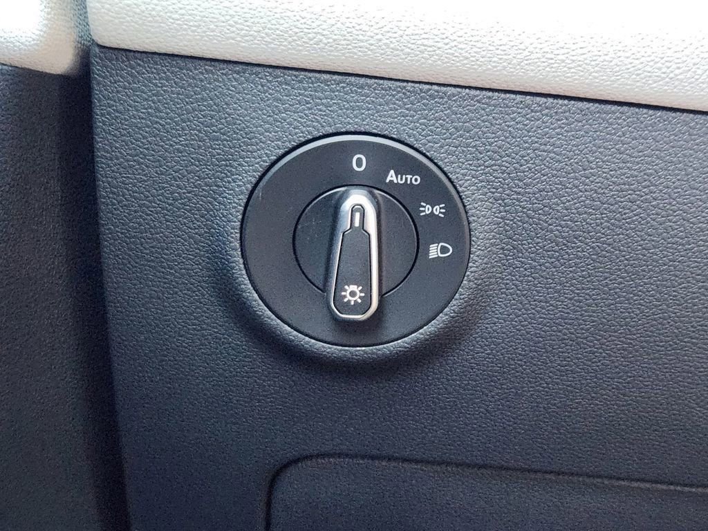 New 2026 Volkswagen Taos SEL image 17